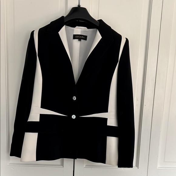 Escada black and white wool jacketsize 40
